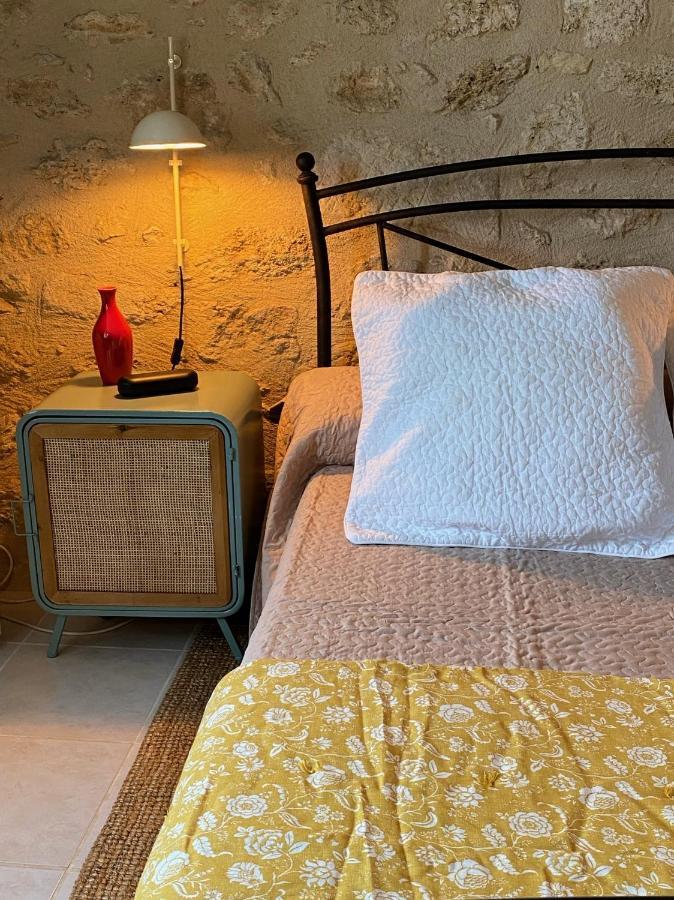 Le Prieure De Saint Pierre Bed & Breakfast Luaran gambar
