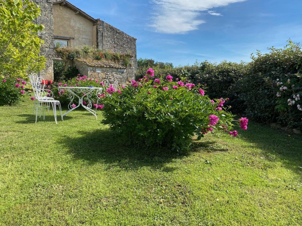 Le Prieure De Saint Pierre Bed & Breakfast Luaran gambar