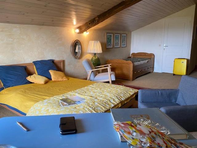 Le Prieure De Saint Pierre Bed & Breakfast Luaran gambar