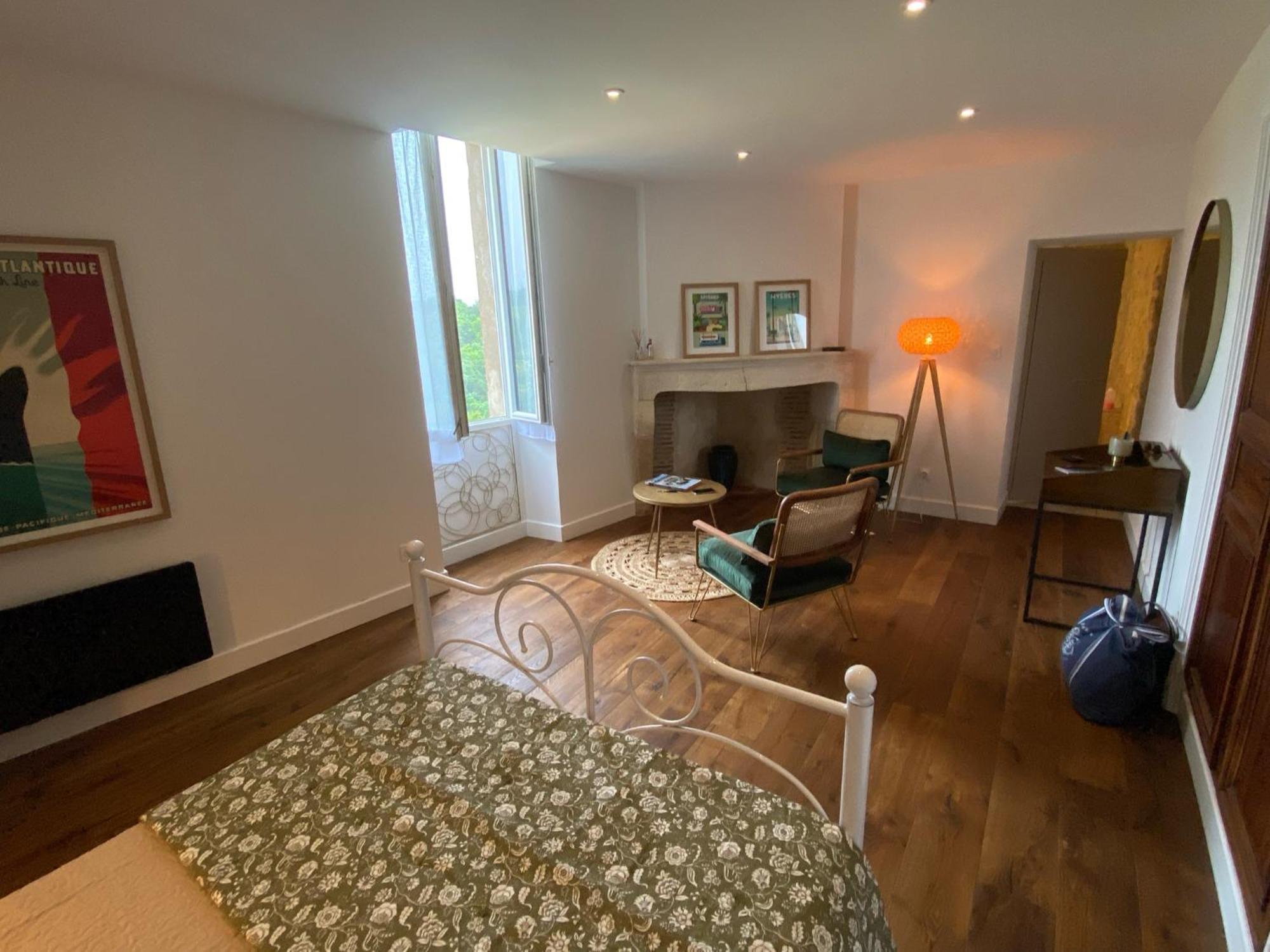 Le Prieure De Saint Pierre Bed & Breakfast Luaran gambar